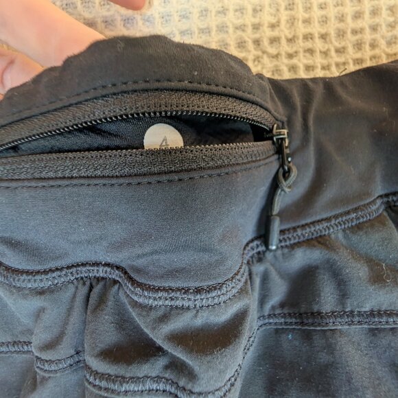 Lululemon size 4 - Picture 3 of 3